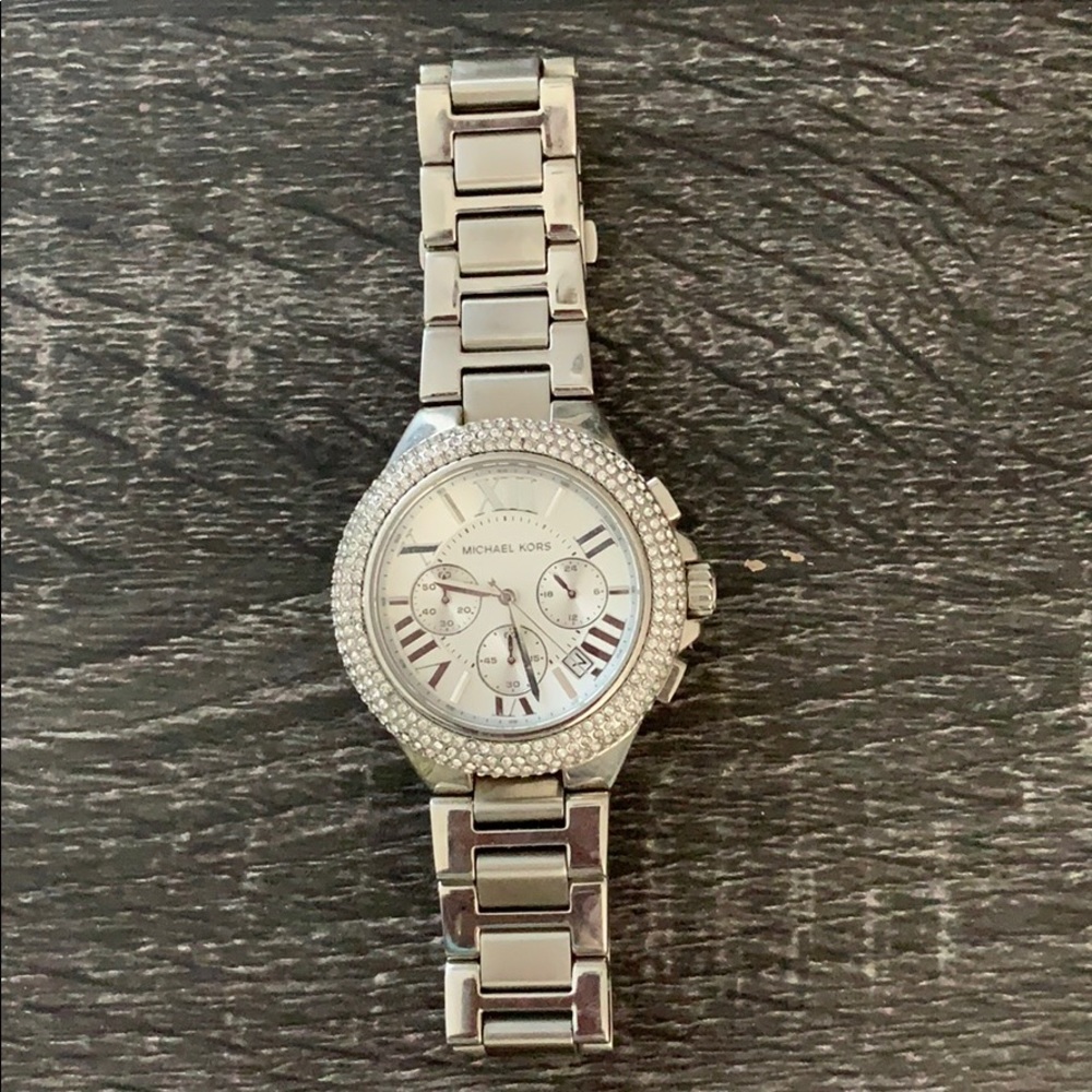 Watch - Picture 2 of 4